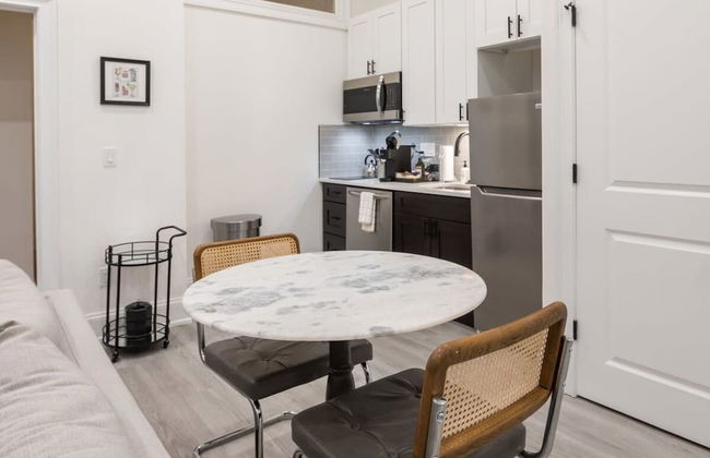 Sosuite 1BR Apt w W/d, Desk Alcove - Photo 31