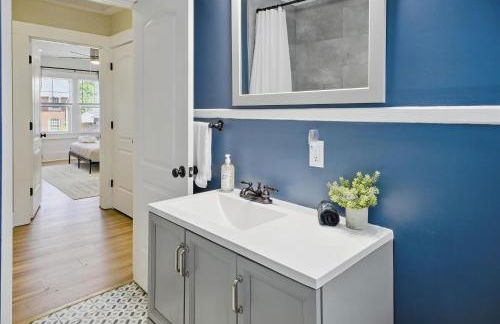 Family Spacious 5BR Retreat w Game Filled Basement Suite - Foto 27