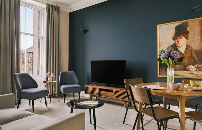 Royal Garden Apartments New Town - Photo 31