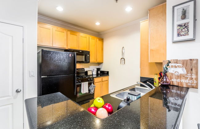 LAs Premier Apartments - Photo 25