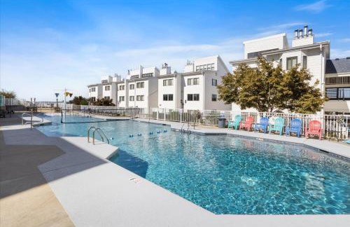 Lakefront Osage Beach Condo + Workspace w/ Pool Views - Foto 35