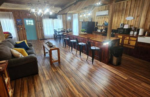 Unique Country Cabin Meets Farmhouse Modern!!! - Foto 16