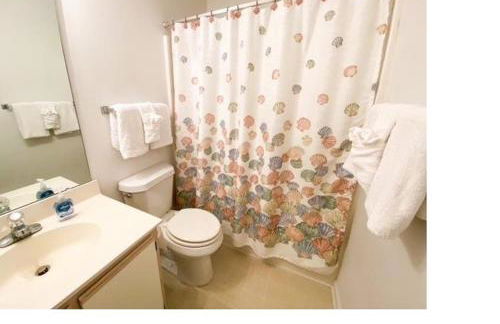 D2 Bishop on the Green 2 BR 2 BA Condo Colonial Charters Golf Course - Foto 9