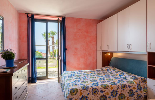 3 bedroom Apartment in Cipressa with swimming pool and garden - Photo 13