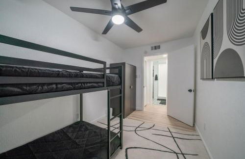 Cozy DT DFW Free Parking Pool Medical Dist - Foto 5