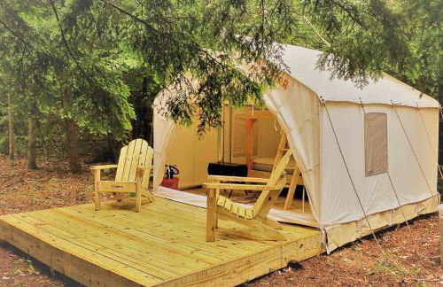Private Riverfront Safari tent for a Glamping Experience in the Monadnock Region, New Hampshire - Foto 1