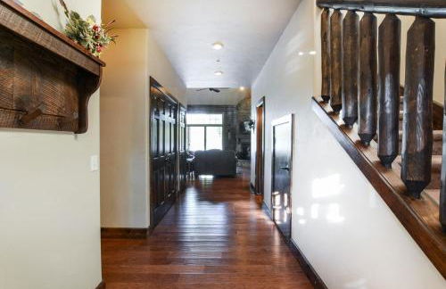 Chalets Resort Luxury Lakefront Villa Amazing View 2 Pools Free Amenities Dock - Foto 6