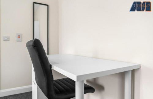 4 Bed Flat With Parking Sleeps 8 in Fife - Foto 34