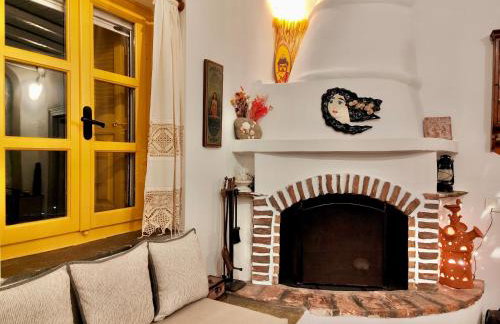 Ioulis Century Home - Photo 28