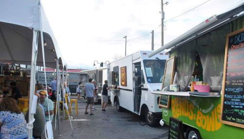 Downtown Birdseye View AC 85" TV Balcony - Photo 4