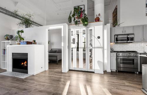 Modern Historic Loft 19ft Ceilings, Gym, Heated Parking, Skyline Views, Balcony - Foto 29