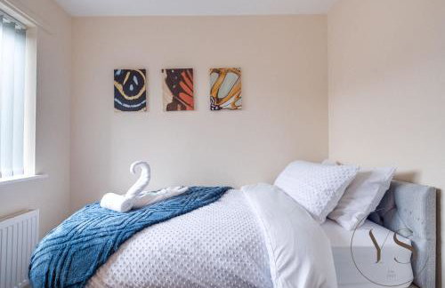 Group-Friendly 3BR Near Dudley + Parking - Foto 23