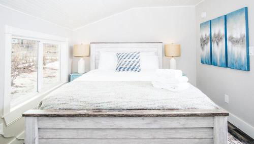 Couples Getaway | Walk to Unc | Free Cruiser Bikes - Foto 1