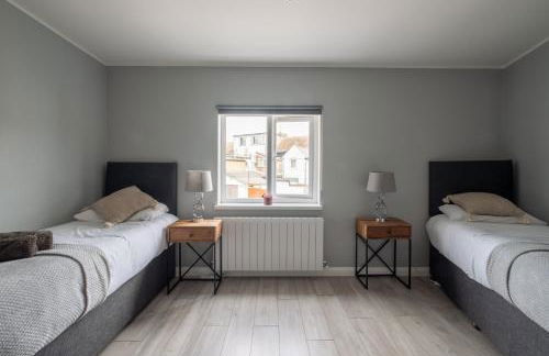 Gorgeous House with BBQ Patio - Foto 6