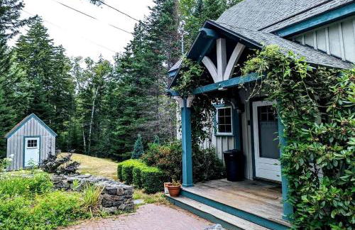 Bright Post & Beam Retreat with Fire Pit & Game Room Near Acadia | Sorrento, Maine - Foto 21