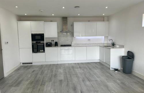 CR2-Gated Apartment with Secure Parking-Ideal for Contractors - Foto 8