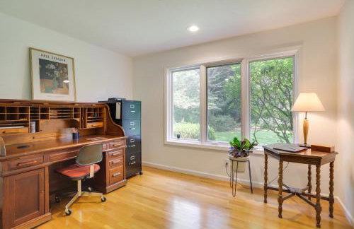 Modern and Spacious Home - 6 Mi to Dtwn South Bend - Foto 12