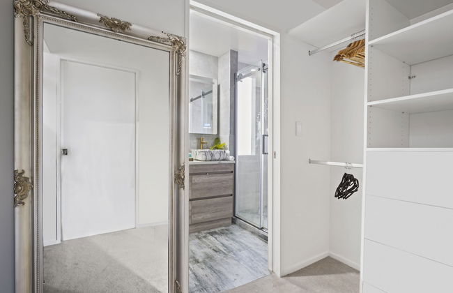 High-end Modern Villa Spa Pool & Views - Photo 37