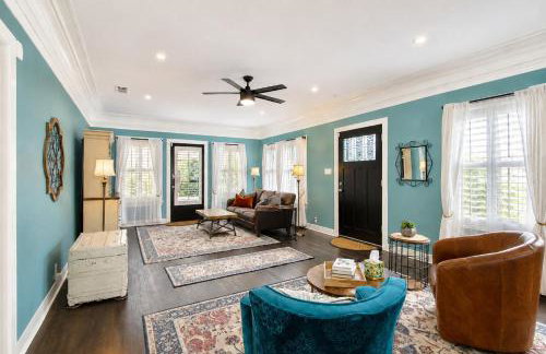 Charming home with pool, enclosed yard, patio & great Woodlawn Lake location - Foto 49