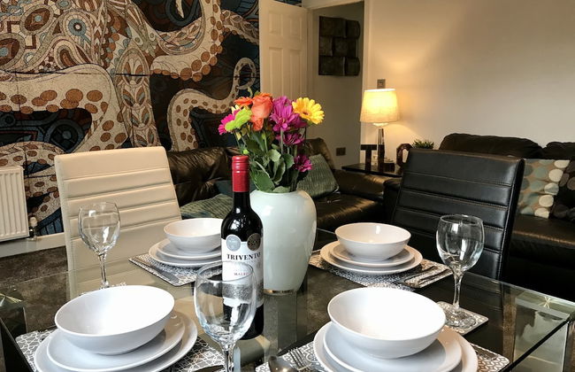 Stylish 3 Bedroom House Only 5 Mins From M6/m58 - Photo 18