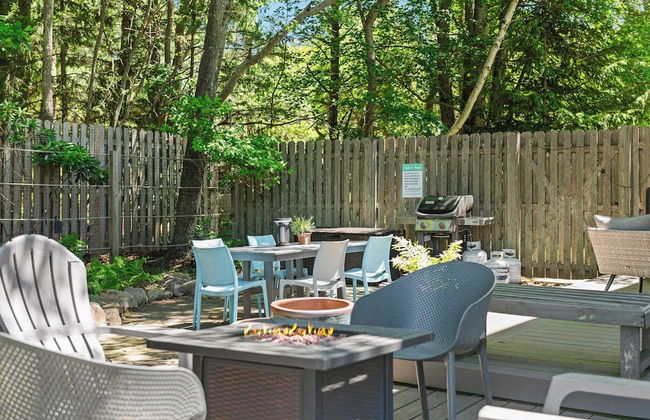 Simply Shores by Avantstay Private Beach + Dock Lake Overlook - Photo 1