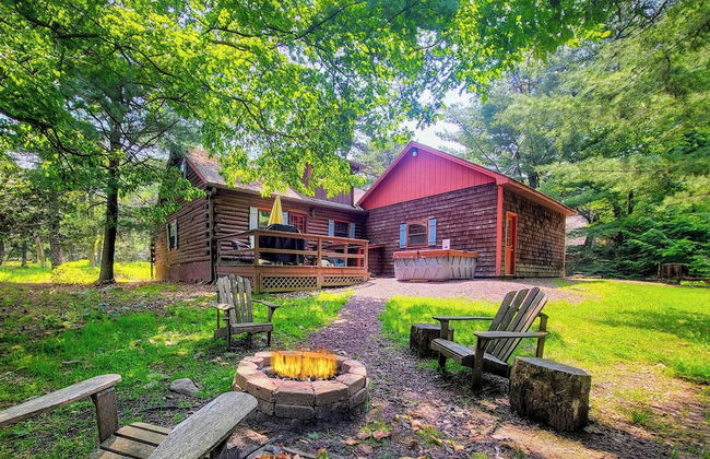 Hickory Cabin by Avantstay Firepit, Hot Tub, Game Room, Great Location - Foto 1