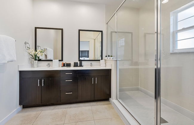 Private Hot Tub 3-bedroom 8 Miles From Disney - Photo 45