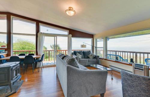 McKinleyville Getaway with Hot Tub and Ocean Views! - Foto 1