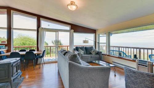 McKinleyville Getaway with Hot Tub and Ocean Views! - Foto 1