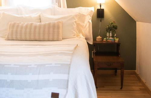 Cozy Cabin on Route 66 with Hot Tub- Edmond, OK - Foto 15