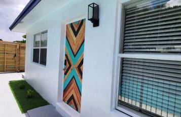 Prime Location Gateway with Pool & Patios, Near Beaches, Groceries and Restaurants - Photo 25