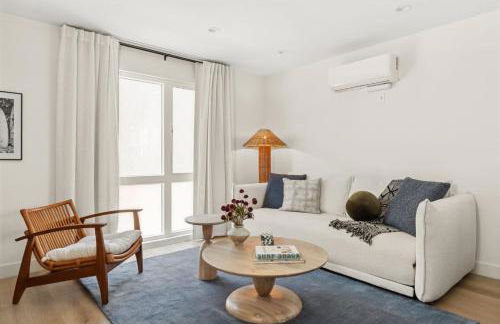 Tide House - Unit B Modern Seaside 1BD w Parking - Foto 7