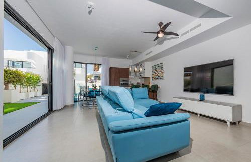 STYLISH VILLA 2018,POOL,3B.R.WIFI,NETFLIX - Foto 13