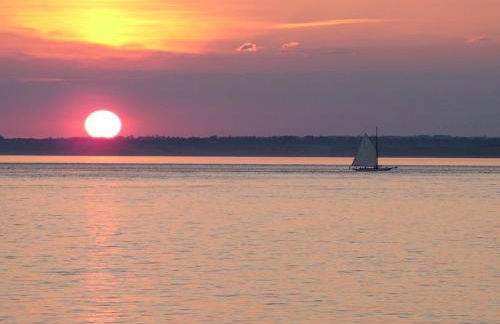 Promenade Apartment with own Beach Hut - Photo 30