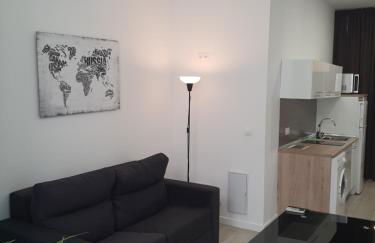 HERMOSO PISO a 3 min de la ESTACION DE BUS Y TREN AVE - Photo 33