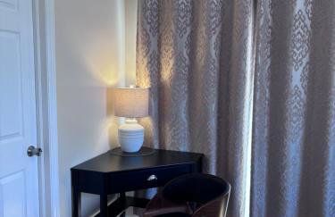 Luxury 3 BedRoom Apartment with Private Entrance plus Free Parking - Foto 3