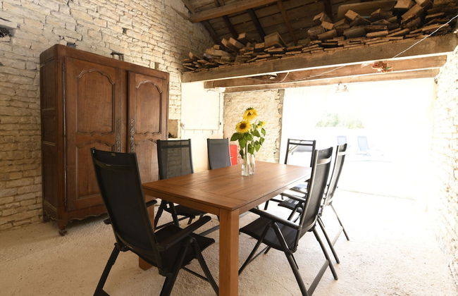 Holiday Home in Loubigne With Pool & Terrace - Photo 22