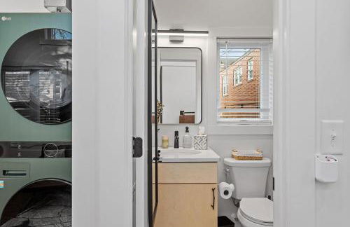 The Acorn - Tiny House in HISTORIC OAKWOOD - Foto 21