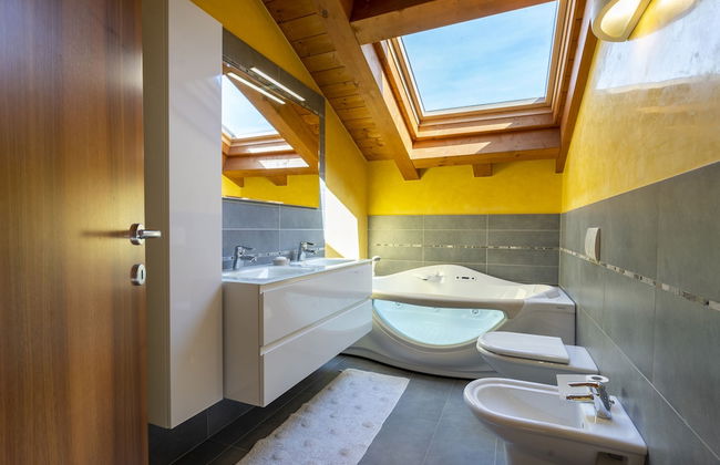 New Deal - APT with Terrace & Jacuzzi - Foto 18