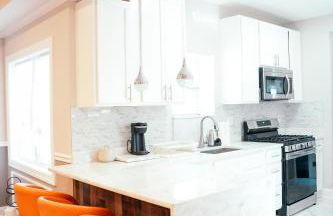 Charm City Luxury 4 Bedroom Brick Home - Foto 39