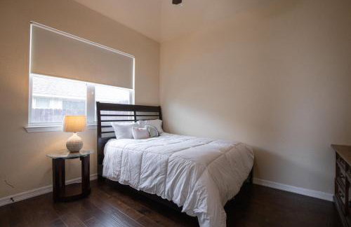 Randolph Central Location, 1-story, Chef Kitchen, Creekside - Foto 21