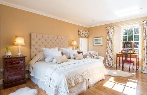 The Old Millhouse - Luxury Retreat with Sauna, Cold Plunge, Yoga & Swim SPA - Photo 5