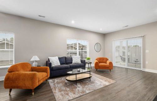 Modern 2BR 2BA New Build Condo with Garage & Patio - Foto 31