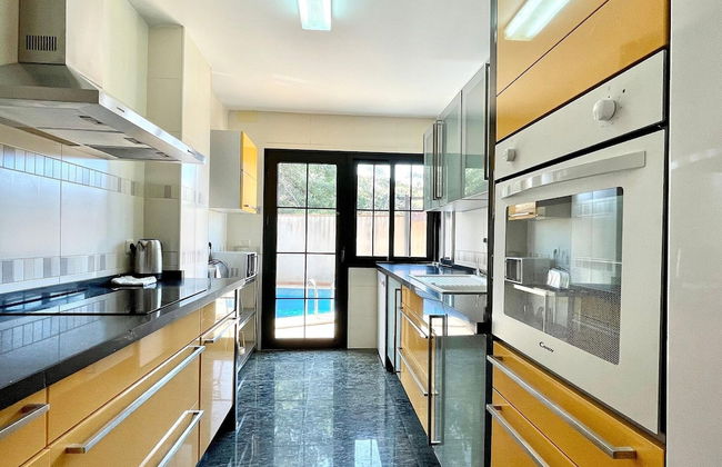 Villa in Velilla With Pool Near Beach - Foto 17