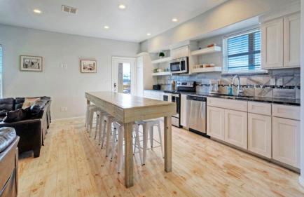 Sleeps 26 2 Homes w/ Waterfront Pool + Boat Dock Laguna Village Escape - Foto 26