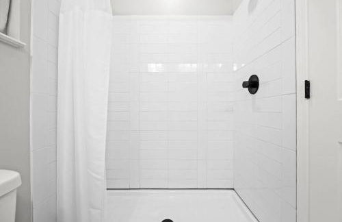 3BR 2BA Home with King Queen & Twin Beds - Foto 59