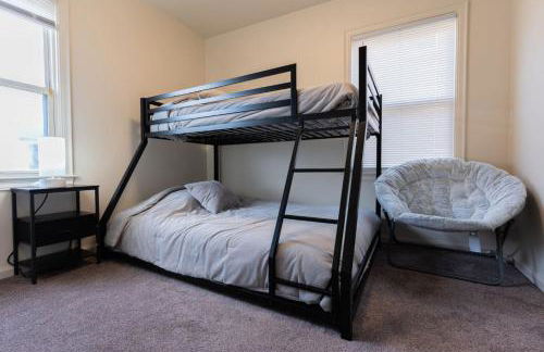 4 Bedroom 2 and a half bath that Sleeps 8 Near it all Ford Telegraph - Foto 5