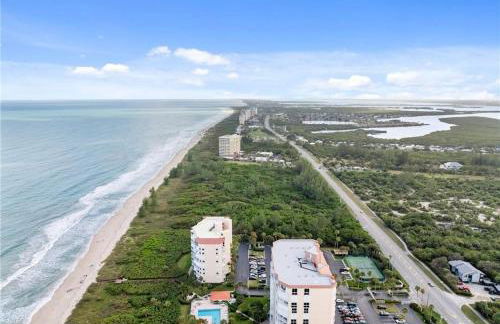 Ocean Front 2-bed, 2-bath 6th-floor comfy and inviting condo unit on Hutchinson Island - Photo 22