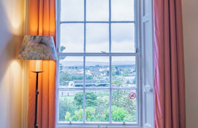 East Wing Apartment - Foto 24