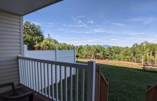 Cute Cedar Lodge Studio with Balcony & Lake Views! - Foto 13